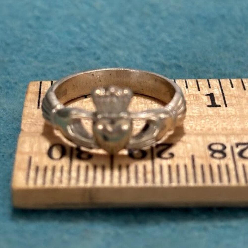Sterling Silver Irish Claddagh Ring Made in Ireland Pinky Ring Size 4.75 Midi - Picture 7 of 9